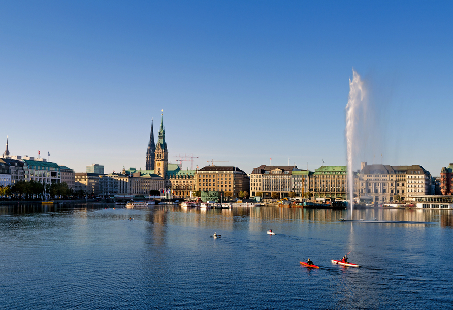 Die Binnenalster in Hamburg verzaubert einfach jeden.