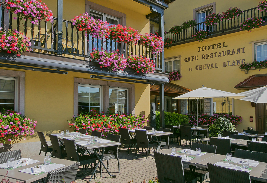 Die gemütliche Terrasse im BEST WESTERN Plus Hotel Au Cheval Blanc Mulhouse Nord