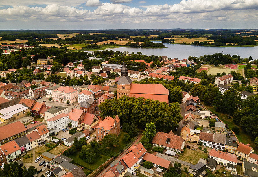 Besuchen Sie auch Sternberg, ein staatlich anerkannter Erholungsort am gleichnamigen See.