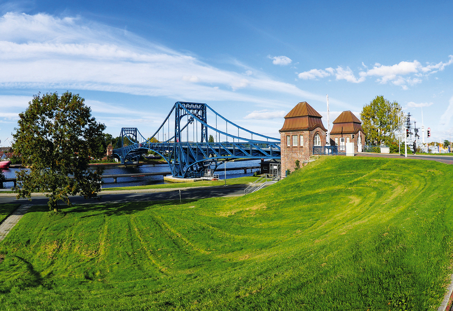 Nordseehotel Wilhelmshaven, Kaiser-Wilhelm-Brücke