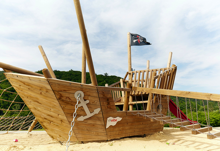 Im „gestrandeten Schiff der kleinen Seepiraten“  können die Kleinen nach Herzenslust spielen.