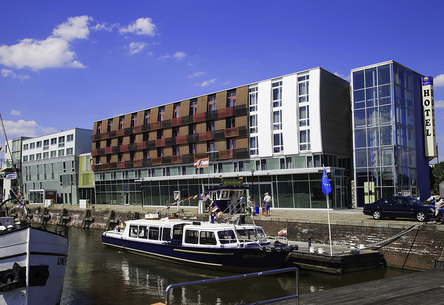 Ihr modernes Hotel befindet sich direkt am alten Fischereihafen.