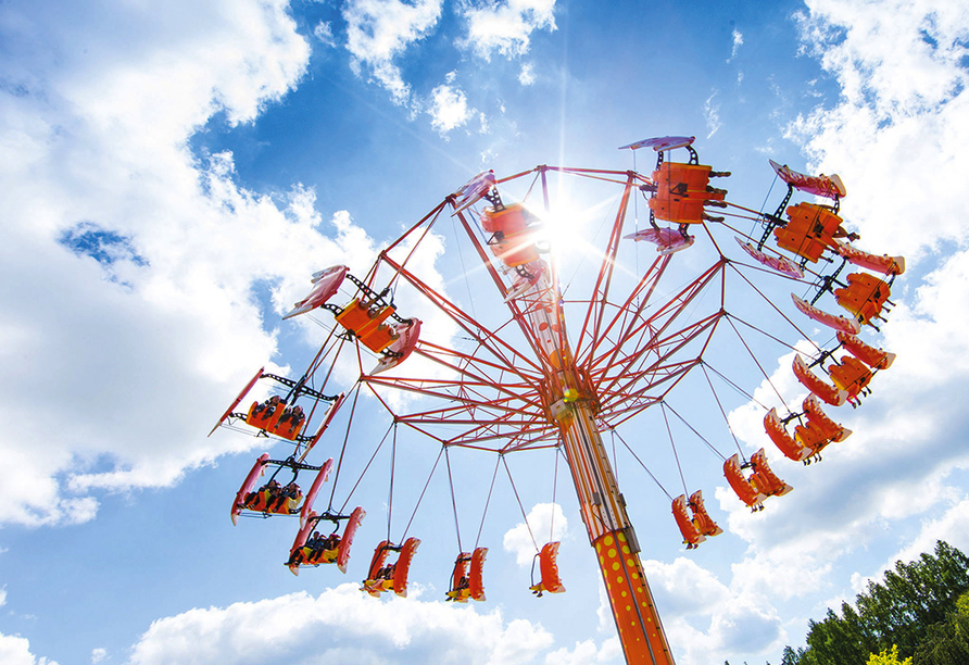 Erleben Sie Höhenflüge mit der Splat-o-sphere im Movie Park.