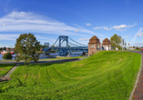 Die Kaiser-Wilhelm-Brücke ist eine berühmte Sehenswürdigkeit in Wilhelmshaven.