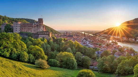 Ein Ausflug nach Heidelberg mit dem bekannten Heidelberger Schloss ist empfehlenswert.