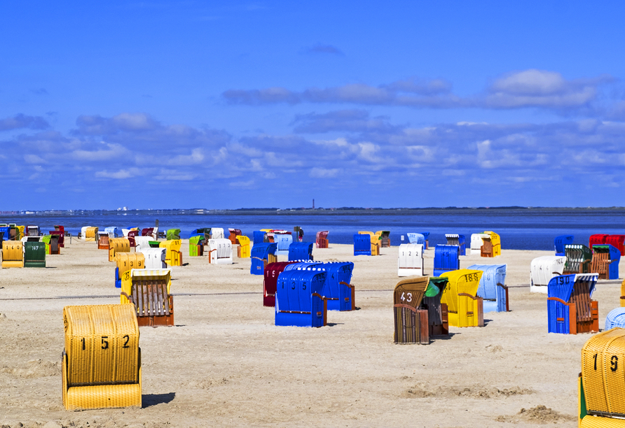 Hotel Zum Wikinger in Neßmersiel an der Nordsee, Strand