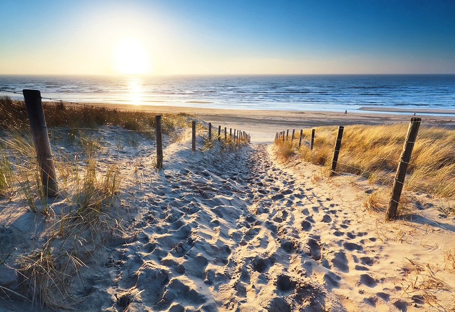 Hotel Zum Wikinger in Neßmersiel an der Nordsee, Strand