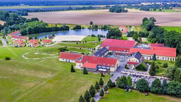 Außenansicht des Sport- & Vital-Resorts Neuer Hennings Hof in Perleberg