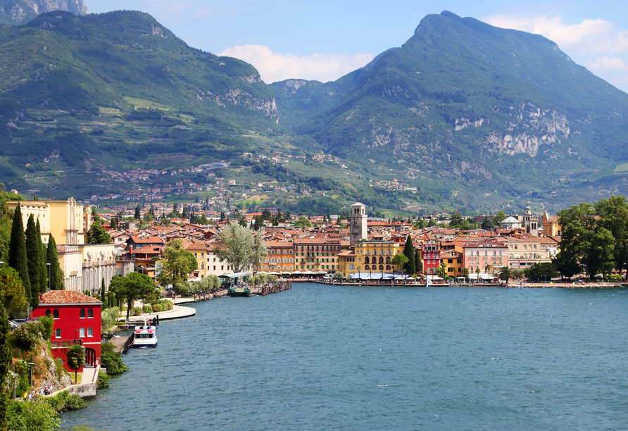 Unternehmen Sie einen Ausflug nach Riva del Garda.