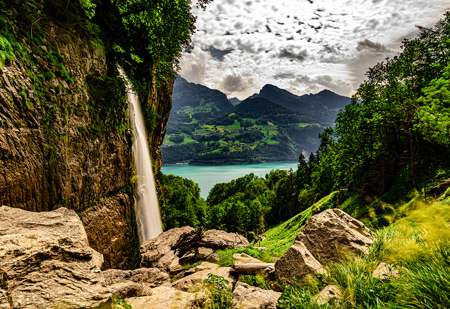 Blick auf die atemberaubenden Seerenbachfälle bei Weesen