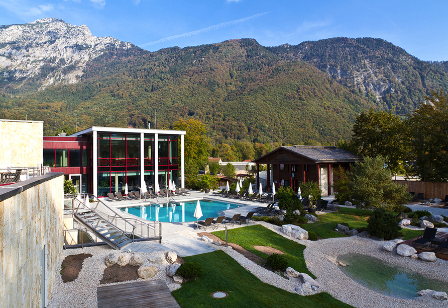 Saunalandschaft mit Bergblick in der RupertusTherme