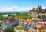 In direkter Nachbarschaft zum Elsass liegt Breisach am Rhein.