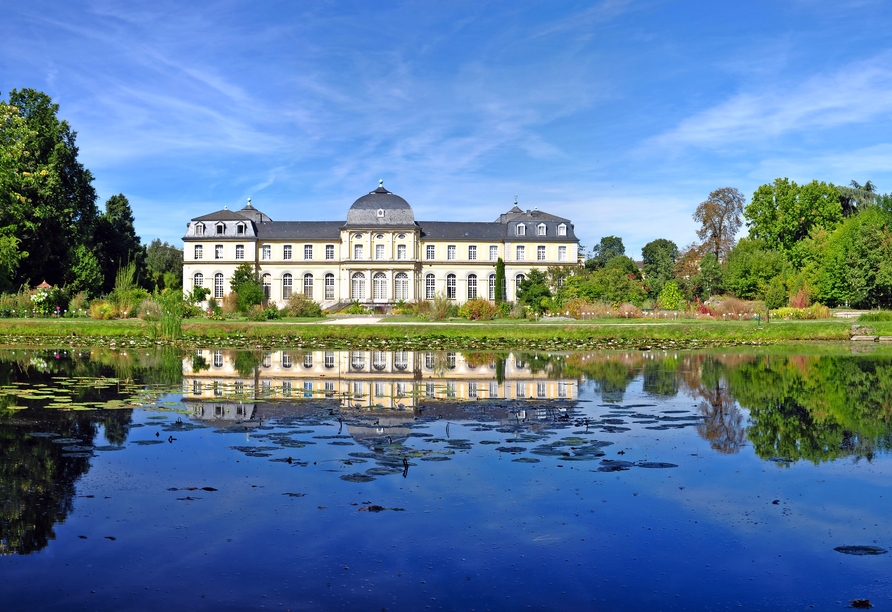 Das Poppelsdorfer Schloss ist eine der vielen Sehenswürdigkeiten von Bonn.