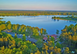 Ihr Hotel begrüßt Sie direkt am idyllischen Tankumsee.