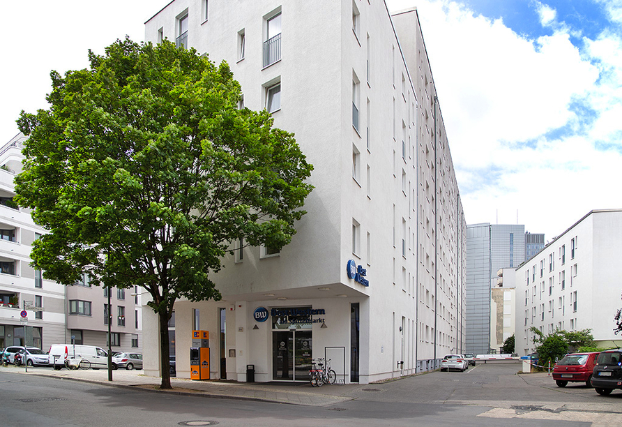 Außenansicht des Best Western Hotels am Spittelmarkt in Berlin.