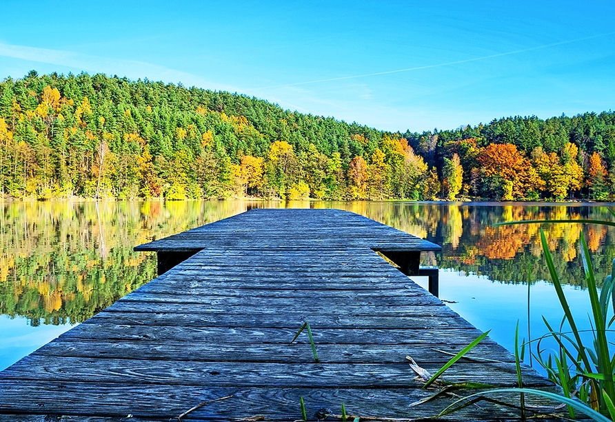 Der Blaibacher See ist unter anderem für Angler ein kleines Paradies.