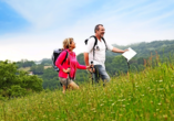 Wandern Sie durch die schöne Hügellandschaft des Bayerischen Waldes.