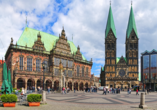 Schlendern Sie über den Bremer Marktplatz.