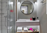 Beispiel eines Badezimmers im Hotel Moxy Hamburg City