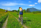 Die Landschaft des Allgäus eignet sich ideal für Naturerkundungen auf zwei Rädern.