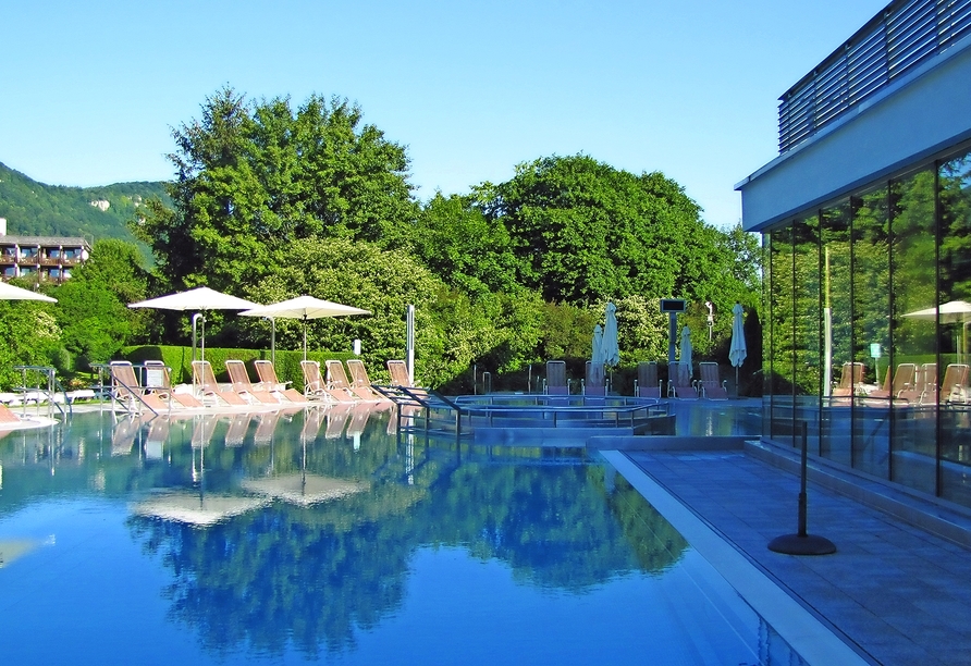 In der Badewelt der AlbThermen, die sich direkt neben dem Hotel befinden, können Sie in aller Ruhe entspannen.