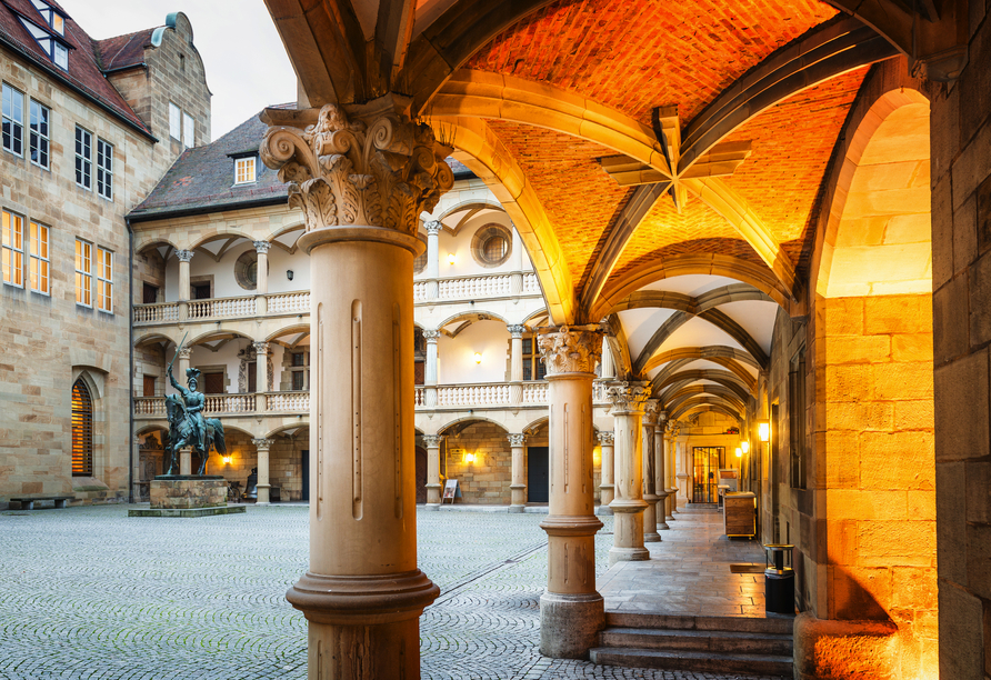 Das Alte Schloss in Stuttgart begeistert mit verspielter Architektur.