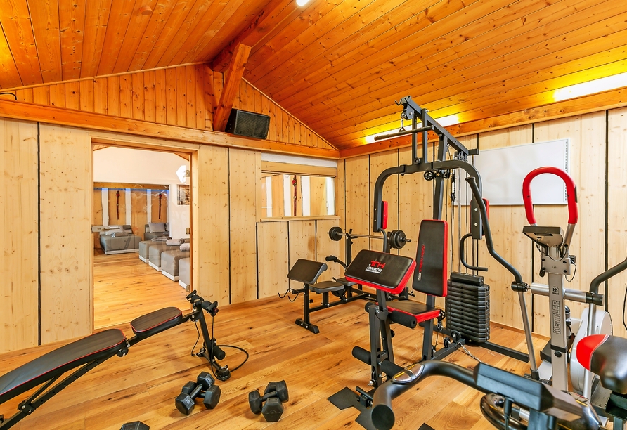 Powern Sie sich im Fitnessraum des Bergerbades aus.