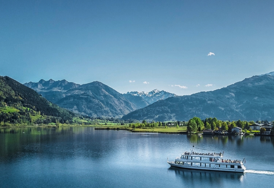 Ein Schifffahrt auf dem Zeller See ist ein besonderes Erlebnis.