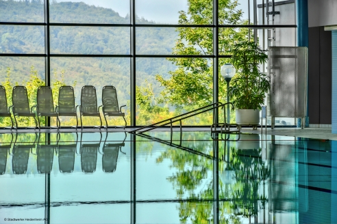 Das Hotel ist über einen Bademantelgang direkt mit dem HellensteinBad aquarena verbunden.