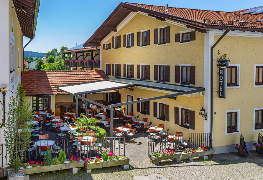 Bei schönem Wetter können Sie auf der Terrasse entspannen.