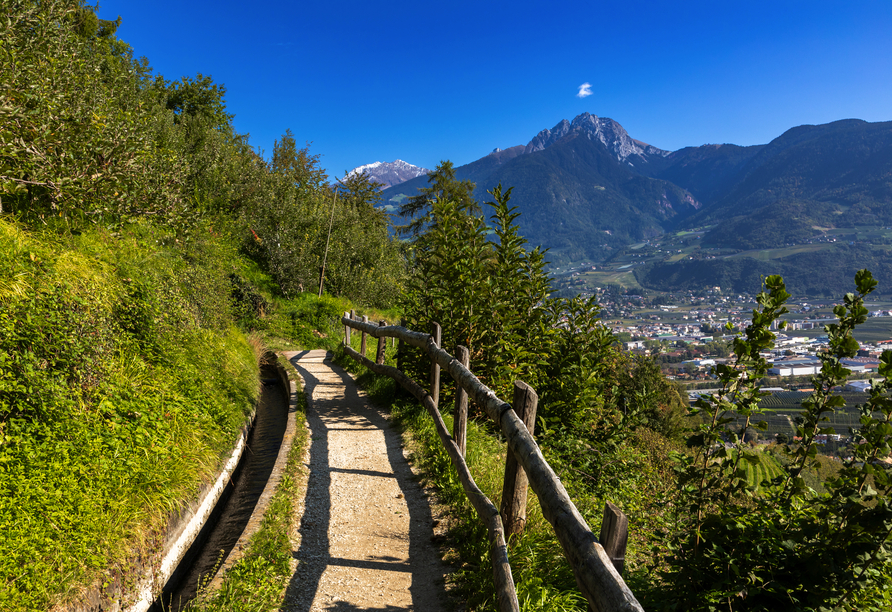 Die Waalwege sind beliebt für Spaziergänge oder Wanderungen.