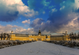 Sehenswert ist darüber hinaus Karlsruhe mit dem Schloss.