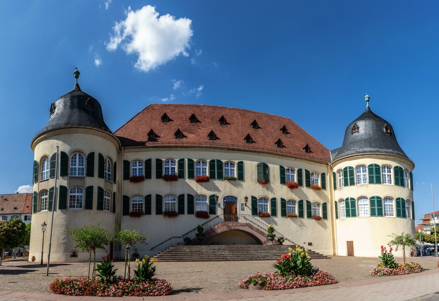 Das Schloss Bad Bergzabern gilt als Wahrzeichen der Stadt.