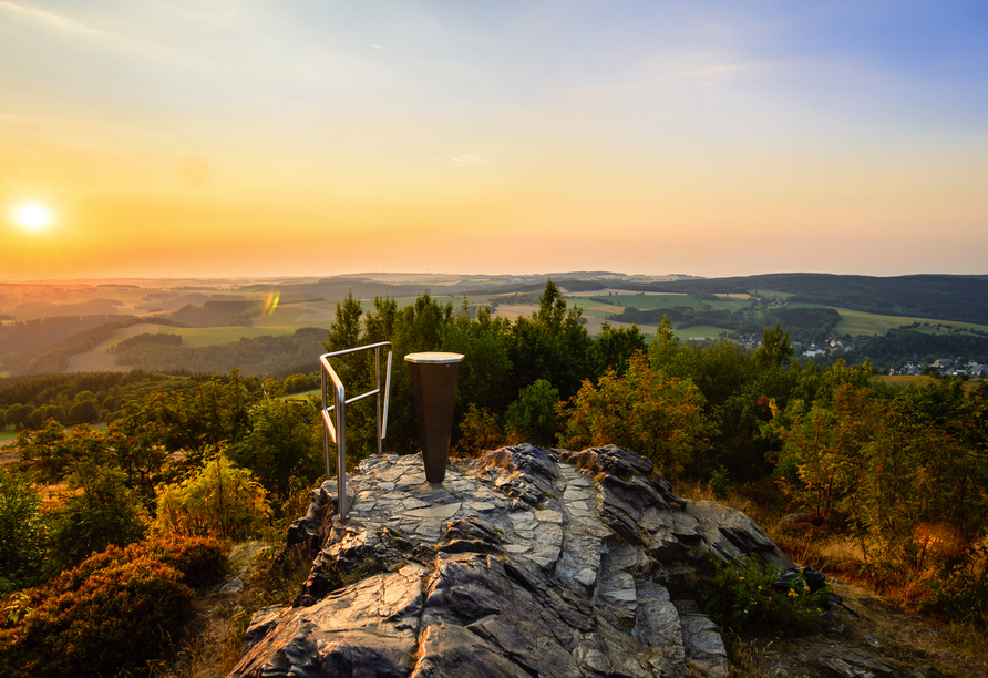 Willkommen im Erzgebirge – der Aussichtspunkt Schwartenberg wartet bereits auf Sie!