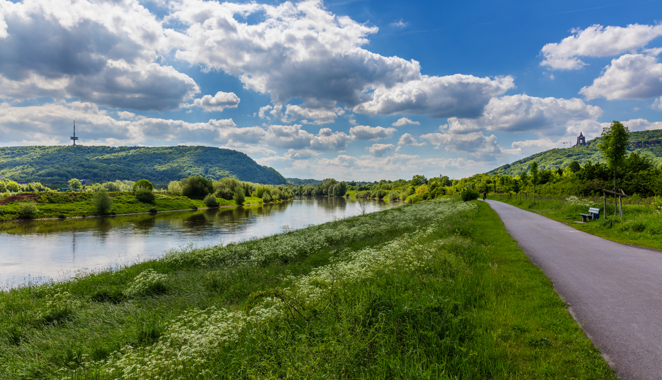 In Ihrem Urlaub lädt der Weser-Radweg zu einer Radtour ein.