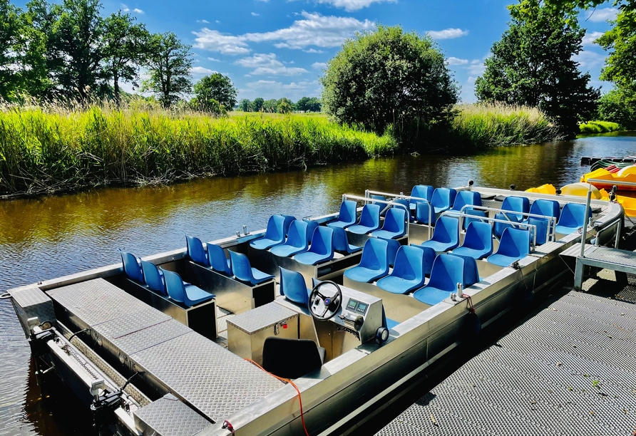 Mit dem Bootsverleih ist es Ihnen möglich, die zauberhafte Fluss- und Seenlandschaft zu erkunden.