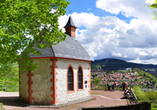 Von der Ottilienkapelle aus ist der Blick auf Suhl besonders schön.