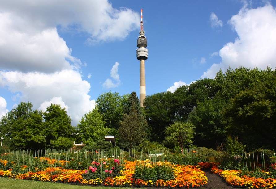 Der Florianturm in Dortmund bietet eine herrliche Aussicht über den Westfalenpark.