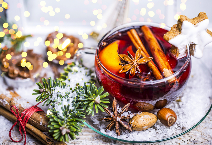 Eine leckere Tasse Glühwein ist für Sie inklusive.