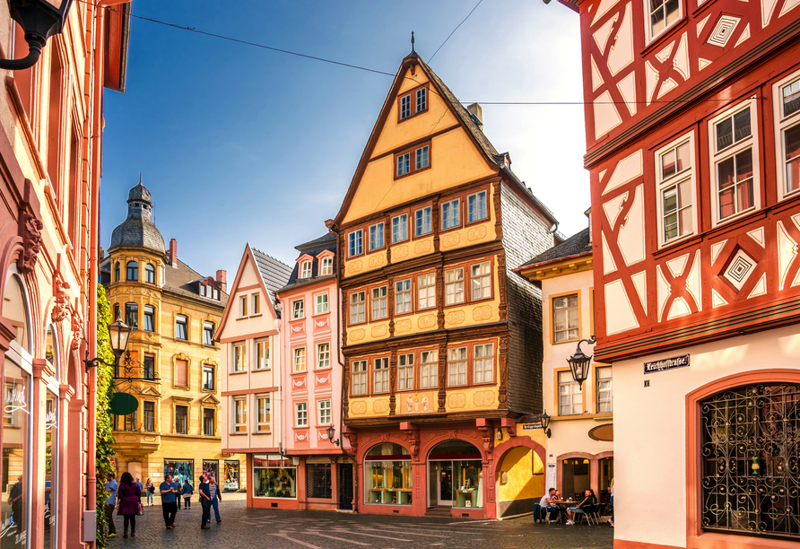 Schlendern Sie durch die malerische Altstadt von Mainz.