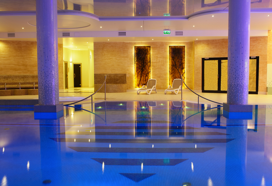 Hallenbad im Vestina Wellness & Spa Hotel 