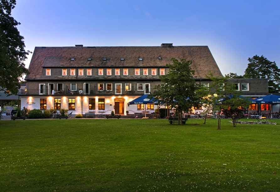 Egal ob zur Sommer- oder Winterzeit - das Berghotel Schmallenberg ist immer einen Besuch wert.