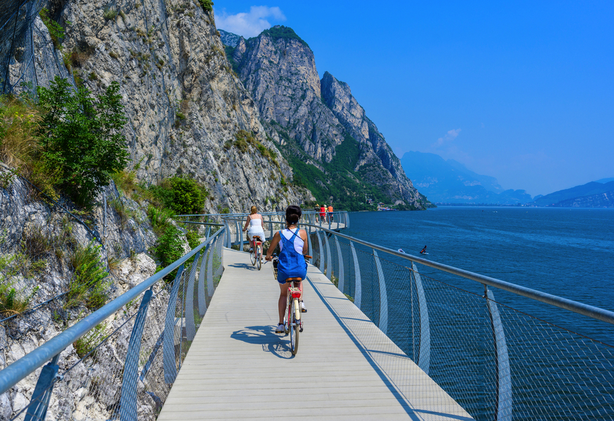 Die Umgebung können Sie auch mit dem Fahrrad auf dem Radweg Ciclopista del Garda bestens erkunden.