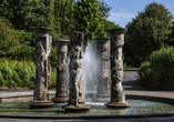 Säulenbrunnen im Kurpark von Bildhauer Michael Schwarze