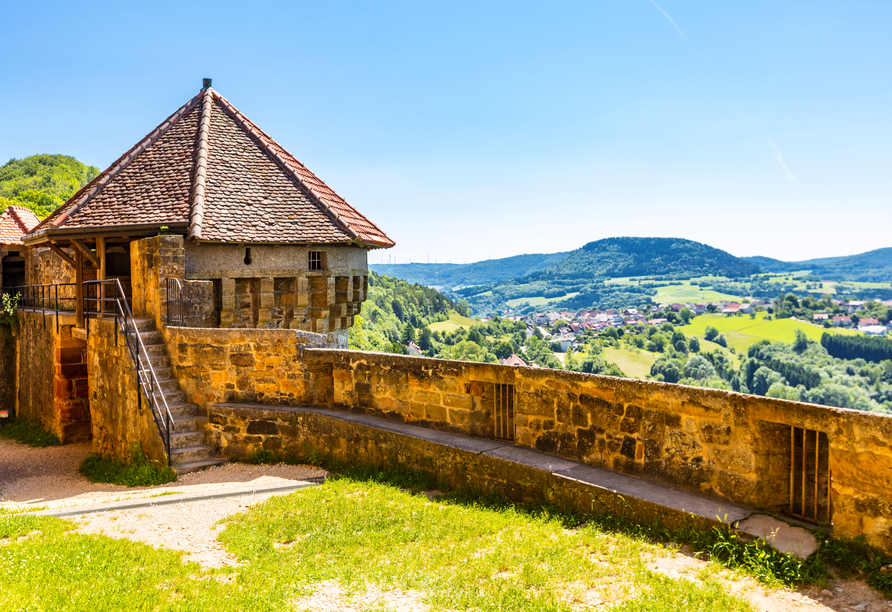 Die Burgruine Hohenrechberg ist ein perfektes Ausflugsziel, um die Natur rund um Schwäbisch Gmünd zu erkunden.