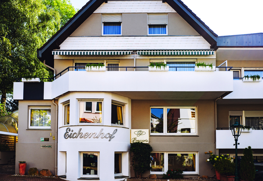 Das Antik-Hotel Eichenhof & Villa Otto heißt Sie herzlich Willkommen.