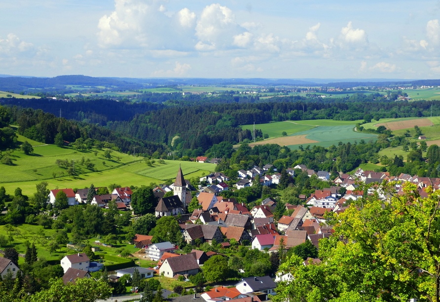 Der Blick auf die Dörfer im Schwarzwald ist einmalig schön.