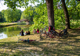 Genießen Sie Ihre Auszeit im Clara-Zetkin-Park.