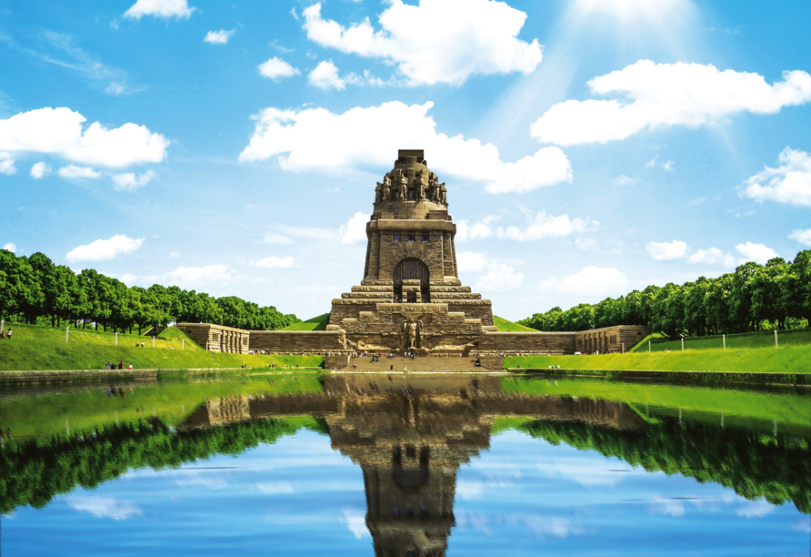 Das Völkerschlachtdenkmal ist ein berühmtes Wahrzeichen von Leipzig.