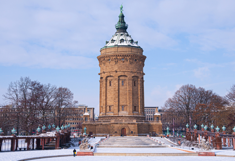 Der Mannheimer Wasserturm ist das Wahrzeichen der Stadt.